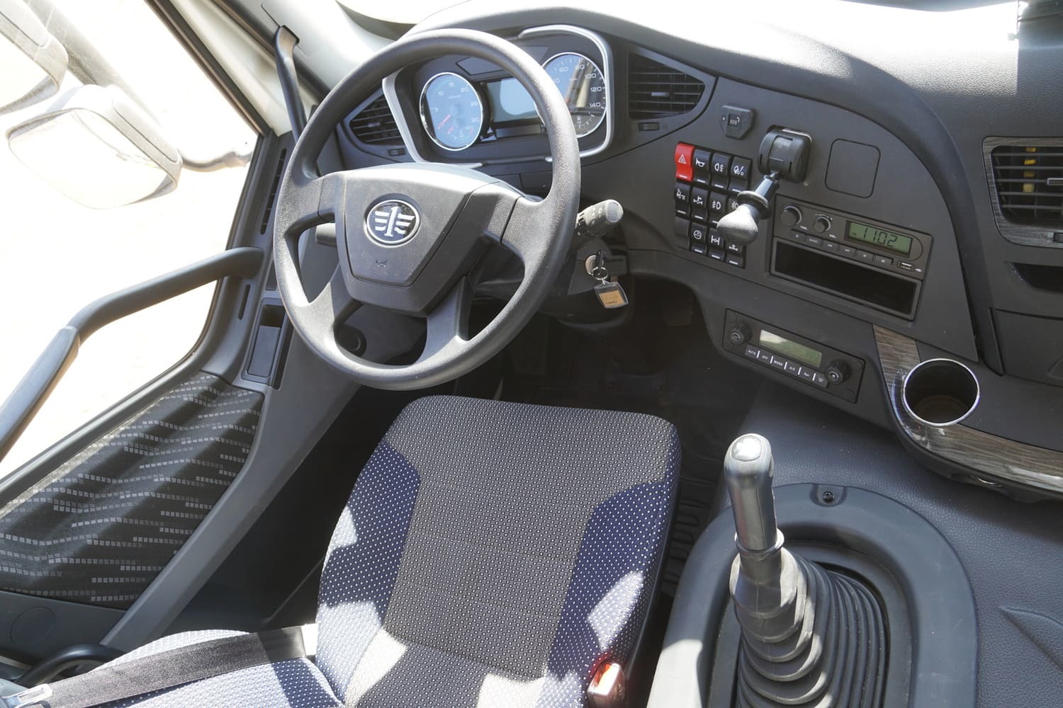 Самосвал FAW 8x4 J6 СА3310